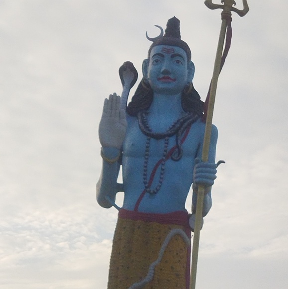 Meet your Posher, Divya - Picture 1 of 1